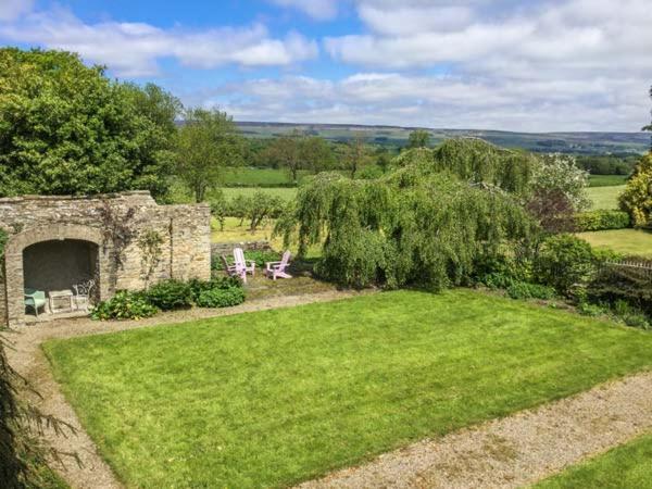 Flanders Hall West Burton المظهر الخارجي الصورة